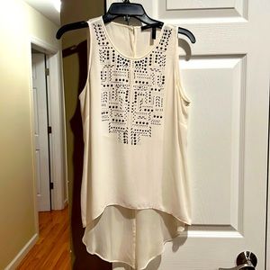 Bcbg Maxazria Danna top, S. Statement piece. With bronze/silver embellishments.